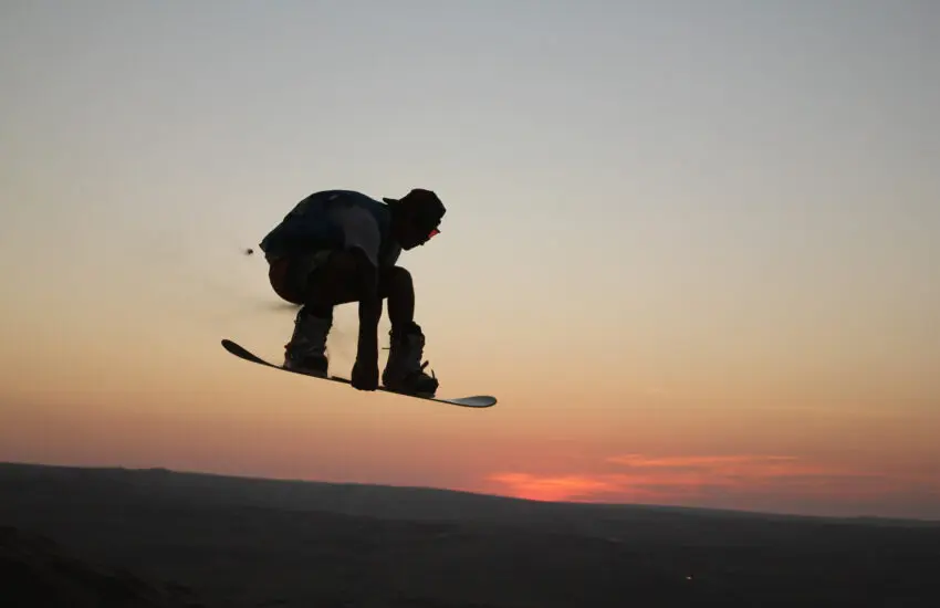 Dubai Sandboarding Tour